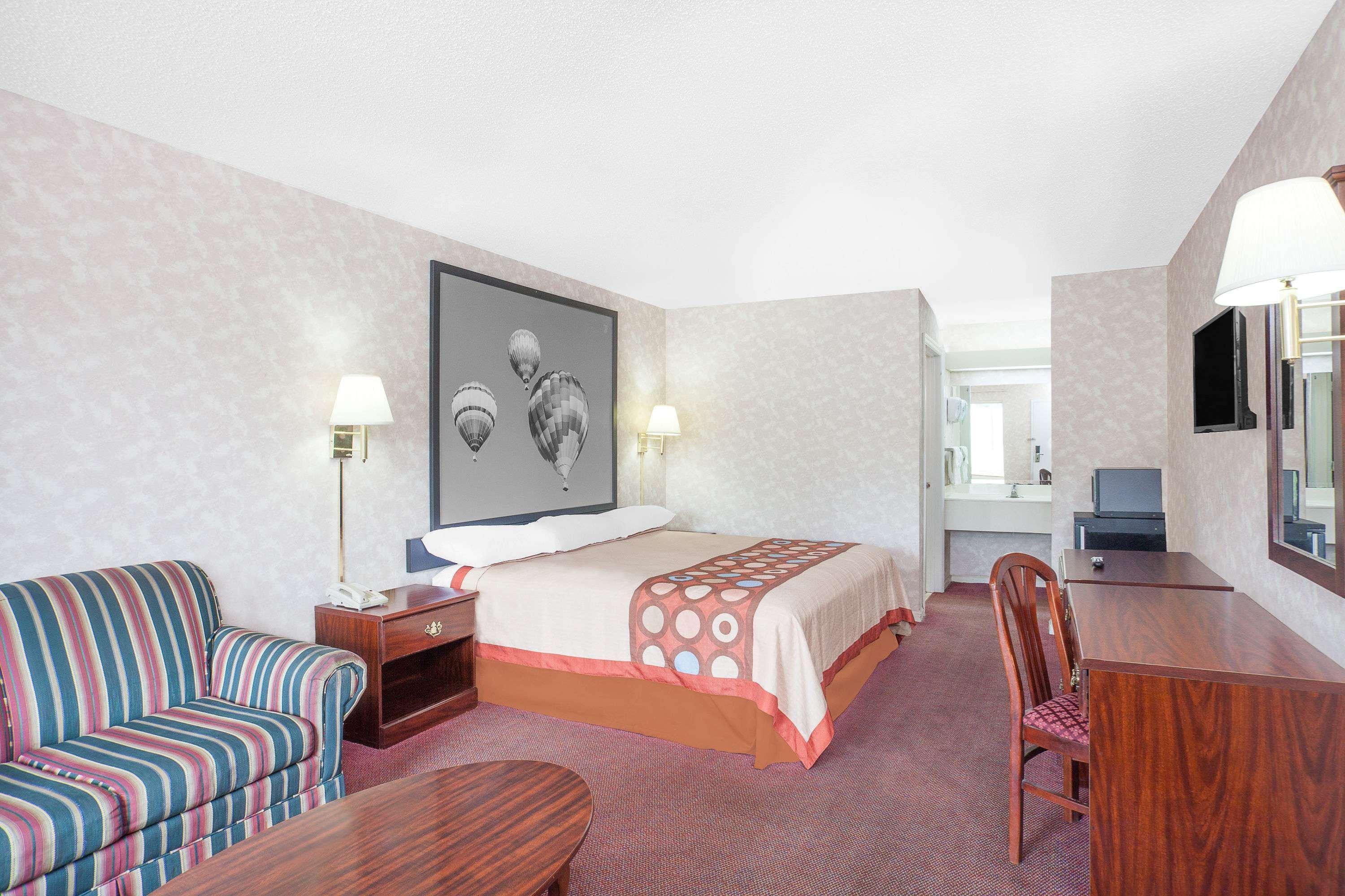 Super 8 By Wyndham Decatur Priceville Esterno foto
