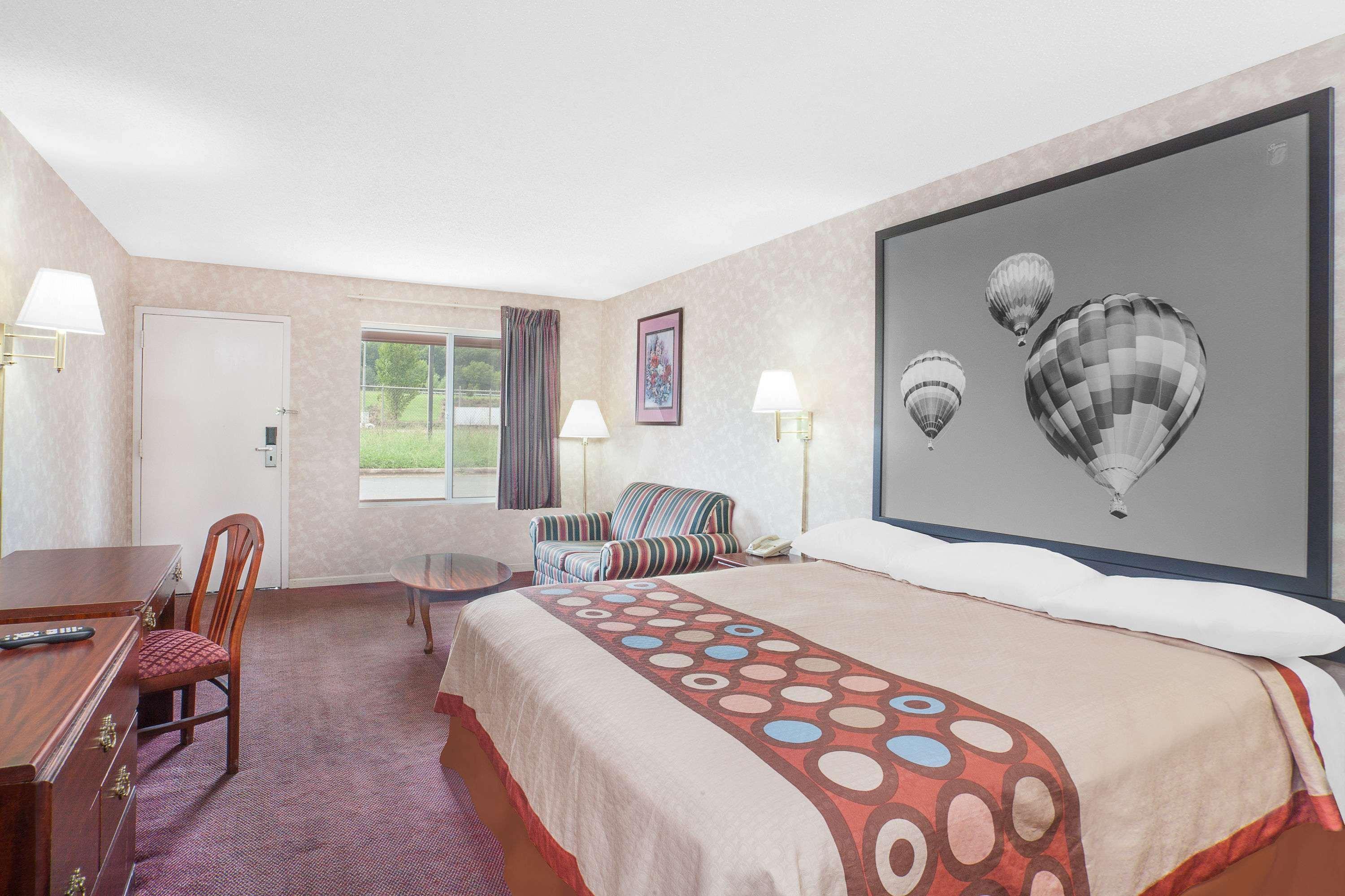 Super 8 By Wyndham Decatur Priceville Esterno foto