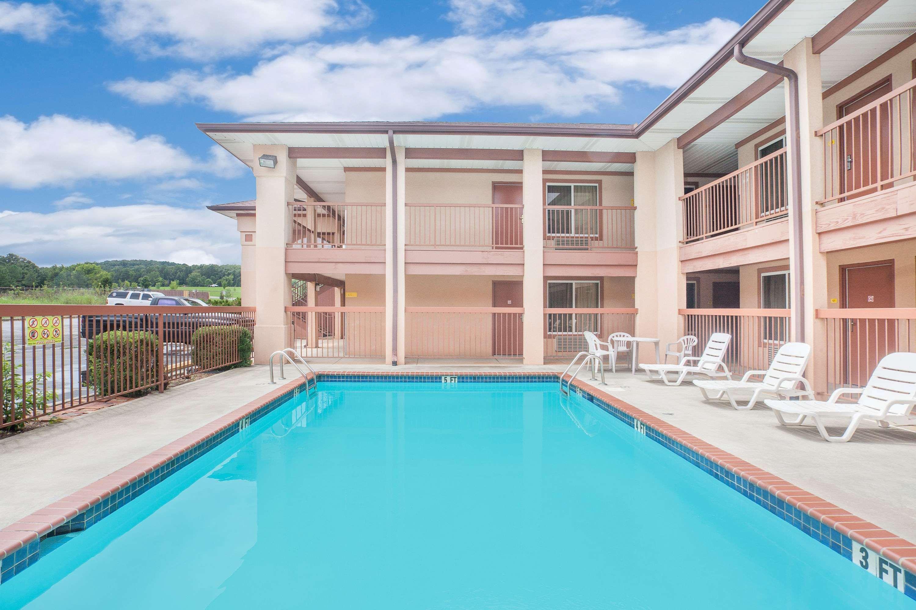 Super 8 By Wyndham Decatur Priceville Esterno foto