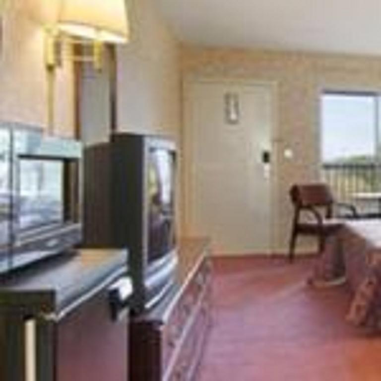 Super 8 By Wyndham Decatur Priceville Esterno foto
